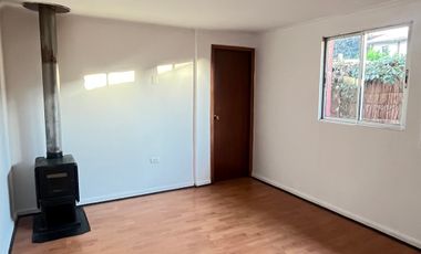 ARRIENDO CASA INTERIOR LA REINA