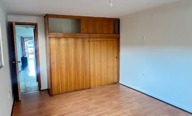 ARRIENDO CASA INTERIOR LA REINA