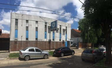 Galpon - Alquiler -  Martinez - 740 m2  ZONIF ID - ALQUILADO