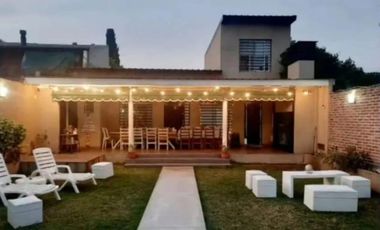 Casa multifamiliar en venta - 195 m2 cubiertos   jardin-  Wilde