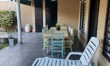 Casa multifamiliar en venta - 195 m2 cubiertos   jardin-  Wilde