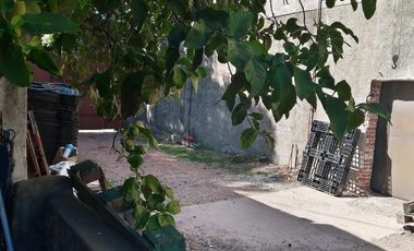 GALPON 400 MTS   TERRENO 400 MTS - LOTE 800 MTS - VENEZUELA 4900 - V. MARTELLI - VENDE