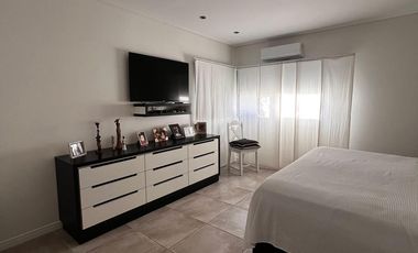 Casa 5 ambientes con pileta en venta Fincas de Iraola II