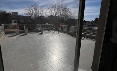 Casa 5 ambientes con pileta en venta Fincas de Iraola II