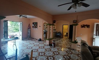 CASA AMPLIA EN LA COL. NAVIDAD ACAPULCO