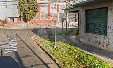 3 Locales  en venta en zona industrial, con posibilidad de ampliacion