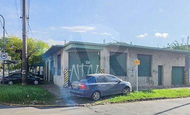 3 Locales  en venta en zona industrial, con posibilidad de ampliacion