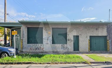 3 Locales  en venta en zona industrial, con posibilidad de ampliacion