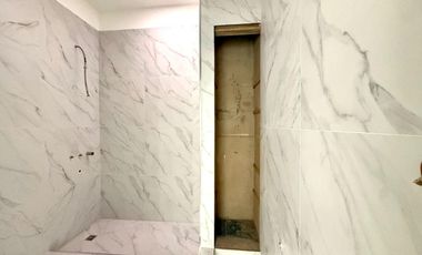 Casa en dos plantas con terraza