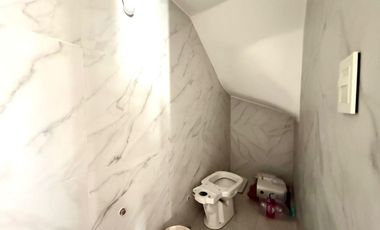 Casa en dos plantas con terraza