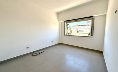 Casa en dos plantas con terraza