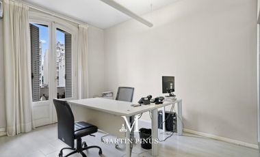 Edificio estilo francés de categoría de 5 Pisos para Oficinas Corporativas, Embajadas, Petit Hotel