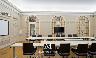 Edificio estilo francés de categoría de 5 Pisos para Oficinas Corporativas, Embajadas, Petit Hotel