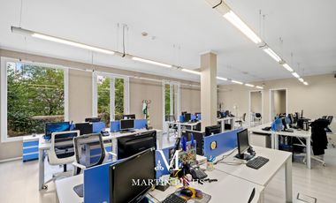 Edificio estilo francés de categoría de 5 Pisos para Oficinas Corporativas, Embajadas, Petit Hotel