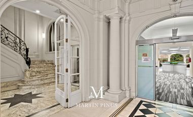 Edificio estilo francés de categoría de 5 Pisos para Oficinas Corporativas, Embajadas, Petit Hotel