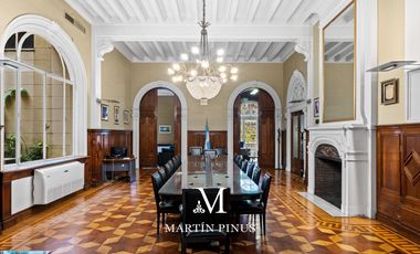 Edificio estilo francés de categoría de 5 Pisos para Oficinas Corporativas, Embajadas, Petit Hotel