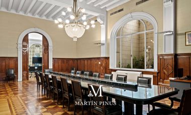 Edificio estilo francés de categoría de 5 Pisos para Oficinas Corporativas, Embajadas, Petit Hotel