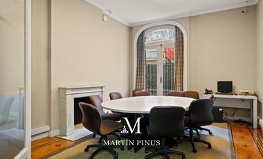 Edificio estilo francés de categoría de 5 Pisos para Oficinas Corporativas, Embajadas, Petit Hotel