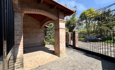 CASA VENTA LA LUCILA 5 AMBIENTES CON JARDIN