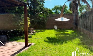 Venta Casa 1 dormitorio con jardín y galería Funes Santa Fe