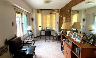 Venta Casa 1 dormitorio con jardín y galería Funes Santa Fe