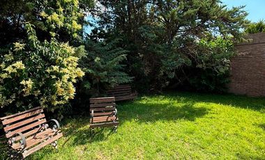 Venta Casa 1 dormitorio con jardín y galería Funes Santa Fe