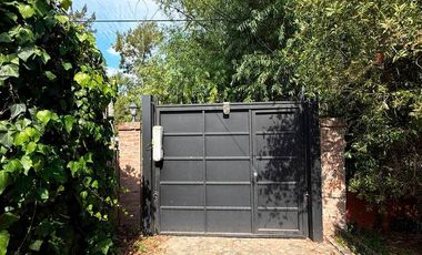 Venta Casa 1 dormitorio con jardín y galería Funes Santa Fe