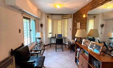 Venta Casa 1 dormitorio con jardín y galería Funes Santa Fe