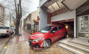 Cochera en Subsuelo en pleno Centro. Córdoba y Falucho.