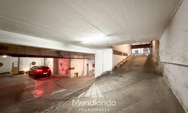 Cochera en Subsuelo en pleno Centro. Córdoba y Falucho.