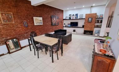 Amplio PH con quincho, parrilla y hermoso jardín - Barracas