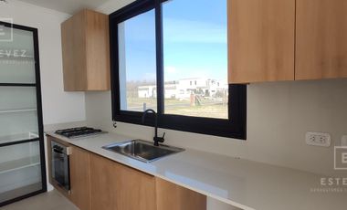 Casa en venta a la laguna barrio Santa Ana Villanueva