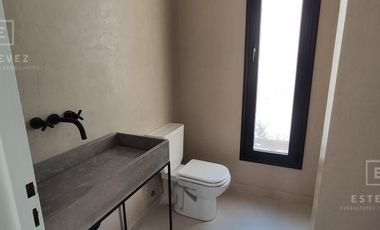 Casa en venta a la laguna barrio Santa Ana Villanueva