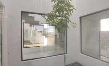 Casa en venta a la laguna barrio Santa Ana Villanueva