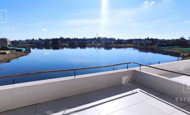 Casa en venta a la laguna barrio Santa Ana Villanueva