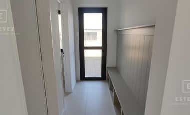 Casa en venta a la laguna barrio Santa Ana Villanueva