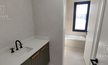 Casa en venta a la laguna barrio Santa Ana Villanueva