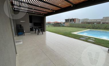 Casa en venta con renta - Barrio Santa Ines, Canning