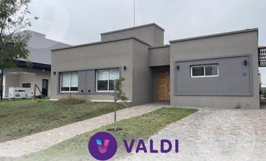 Casa en venta con renta - Barrio Santa Ines, Canning