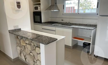 Casa en venta con renta - Barrio Santa Ines, Canning