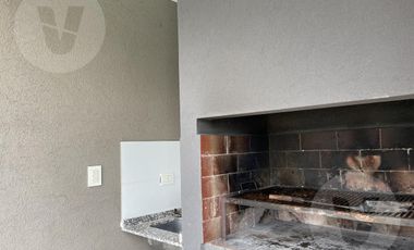 Casa en venta con renta - Barrio Santa Ines, Canning