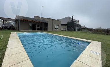 Casa en venta con renta - Barrio Santa Ines, Canning