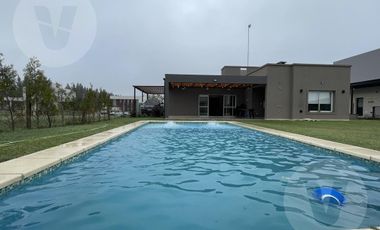 Casa en venta con renta - Barrio Santa Ines, Canning