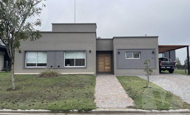 Casa en venta con renta - Barrio Santa Ines, Canning