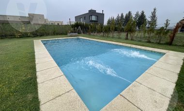 Casa en venta con renta - Barrio Santa Ines, Canning