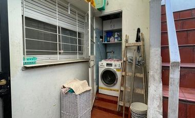 Casa en venta de 3 ambientes con departamento y terraza