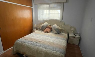 Casa en venta de 3 ambientes con departamento y terraza