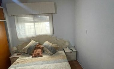 Casa en venta de 3 ambientes con departamento y terraza