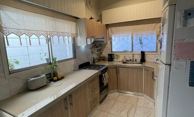 Casa en venta de 3 ambientes con departamento y terraza