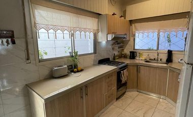 Casa en venta de 3 ambientes con departamento y terraza